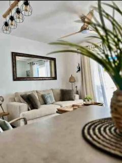 *Secret Sand* Cheerfull Town beach house villa - Orient Bay - 3