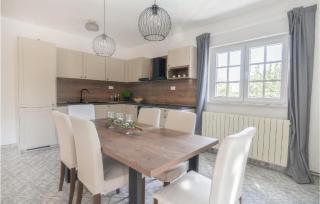 Amazing Apartment In Kasic With Wifi - Kašić - 5