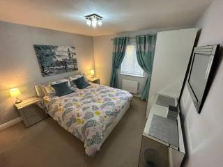 Spacious House To Accommodate 6 - 6