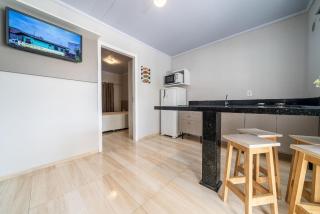 021 - Lindo Residencial com Piscina e Jacuzzi em Bombas - 2