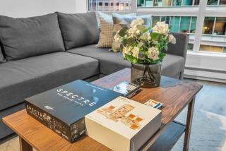 1-BR Condo in Downtown Coal Harbour with Parking and City Views - Vancouver - 7