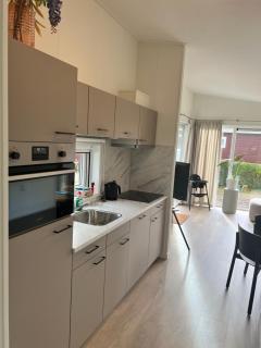 Vakantiehuisje Zeegeluk vlakbij de kust - Sint Maartenszee - 7