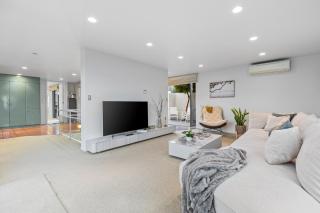 Waterfront retreat - Seaview - Auckland - 5