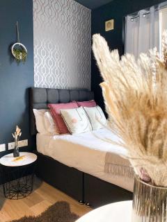 Holland Road Stays - London - 8