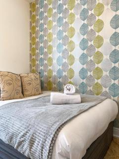 Holland Road Stays - London - 7