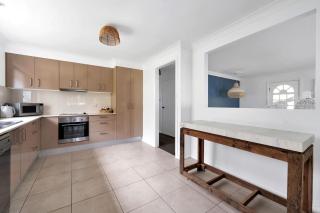 Sandals at the Bay Upstairs sleeps 6 Hyams Beach - Hyams Beach - 3