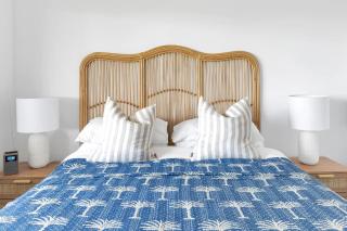 Sandals at the Bay Upstairs sleeps 6 Hyams Beach - Hyams Beach - 1