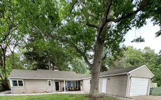 Luxury Home near Notre Dame with Arcade Room - South Bend - 9