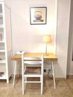 Charming & Spacious Apartment in Historic Centre & short walk to Beach - 6