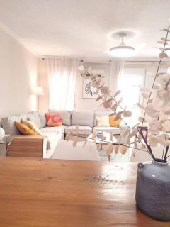 Charming & Spacious Apartment in Historic Centre & short walk to Beach - 9