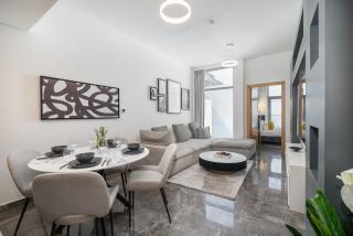Modern Comfort in a Spacious Apartment - Suiteable - Dubai - 5