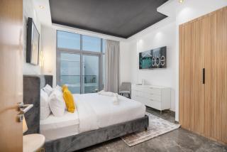 Modern Comfort in a Spacious Apartment - Suiteable - Dubai - 6