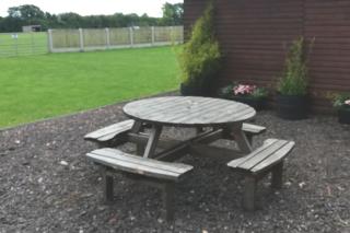 Log cabin with secure garden - Haxey - 2