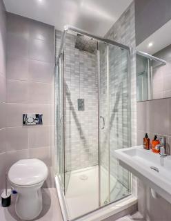Prime Location Camden Luxury Apt Sleeps 6 - Londra - 5