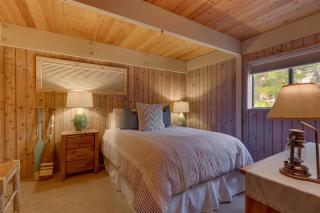 Cozy Wood Cabin- Updated- Hot Tub- Fireplace- Backs to Forest - Carnelian Bay - 1