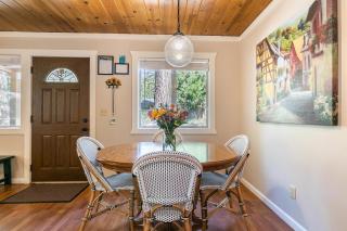 Hidden Willow at Tahoe Park - Cozy 2 BR Cabin, Walk to Dining, Near Skiing - Tahoe City - 6