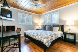 Hidden Willow at Tahoe Park - Cozy 2 BR Cabin, Walk to Dining, Near Skiing - Tahoe City - 2