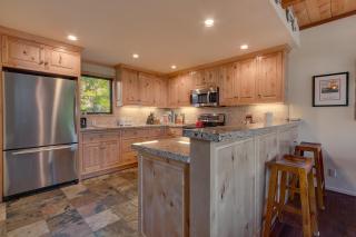 North Shore Lakeside Condo #8 by Tahoe Getaways - Updated 3 Story Condo Near Palisades Resort w HOA! - 4