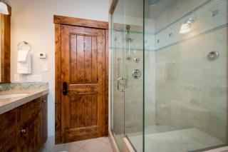North Shore Bliss - 3 BR plus loft - Private Hot Tub - Carnelian Bay - 2