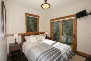 North Shore Bliss - 3 BR plus loft - Private Hot Tub - Carnelian Bay - 1