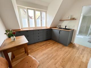 Schönes Single Dachgeschoss-Apartment mit Mainblick - Frickenhausen - 2