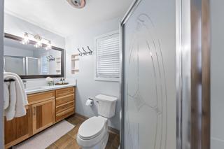 Sandy Cove on the North Shore -Lakeside Cottage with Pier Beach, and HOA Amenities - 4