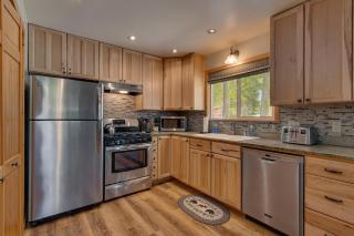 Piney wood - Quiet 2 BR Loft w Private Hot Tub - Carnelian Bay - 5