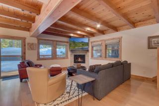 Olympic Valley Hideaway - Newly Remodeled Cabin with Private Hot Tub - Olympic Valley - 5