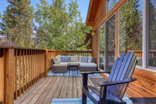 Pinecrest at Winter Creek- Cozy Cabin w Hot Tub, Walk To Downtown Truckee - Truckee - 8