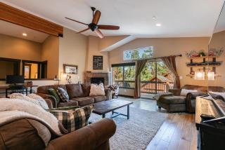 Pinecrest at Winter Creek- Cozy Cabin w Hot Tub, Walk To Downtown Truckee - 6