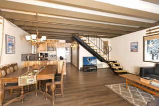Pineland Chalet in Tahoe City - Classic Cabin Wood Fireplace Dog Friendly - 6