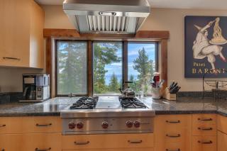 Tahoe Point of View - Amazing Lake Views at this 4BR w Hot Tub, Sauna, Near Skiing - 5