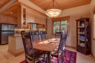 Tahoe Time on North Shore - 4 BR Cabin w Private Hot Tub, Pet Friendly, Walk to Dining - 6