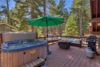 Tahoe Woods by Tahoe Getaways - Pet Friendly Tahoe Park Cabin w Hot Tub, Fireplace, Near Skiing! - Tahoe City - 2