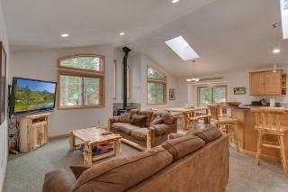 Tahoma Charm on West Shore - Beautiful Open Concept 3 BR w Private Hot Tub - 8