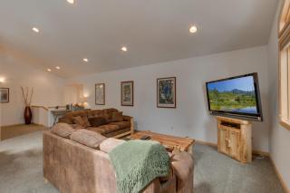 Tahoma Charm on West Shore - Beautiful Open Concept 3 BR w Private Hot Tub - Tahoma - 7