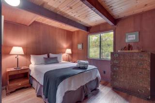 View at Dollar Point - Beautiful Lake Views with Sunny Deck, Quiet Neighborhood, Near Skiing - Tahoe City - 3