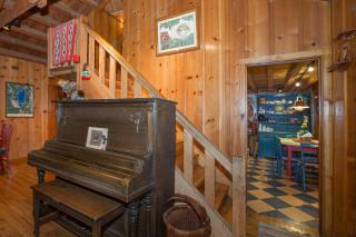 Ward Creek Retreat - Cozy Old Tahoe Cabin w Short Drive to Ski Resorts Pet Friendly - 6