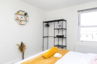 Stunning S/Wimbledon Flat w/parking in London, Uk - 1