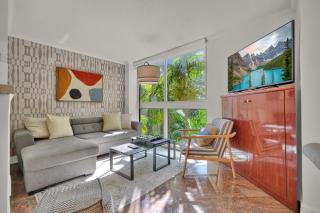 Treetop Retreat! Cozy 2 Bedroom In Heart Of Grove - Miami - 8