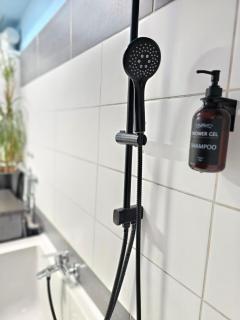 Doppelzimmer 1 I geteiltes Bad & Küche I mit dem Zug nur 4 min bis zum Hauptbahnhof - Fribourg-en-Brisgau - 4