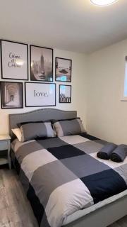 Classy single family house, walk to St Boniface - Winnipeg - 2
