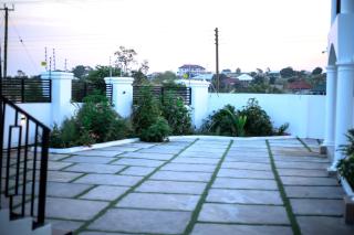 MILYREX VILLA - - 8