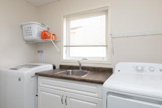 Elegant 6 Bedroom House Near U of Manitoba - Winnipeg - 2