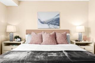 New! Charming Upper Unit in the Heart of Roseville - Roseville - 2