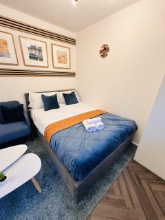 R1 - En-suite Private Room in Birmingham House - Quinton - 1