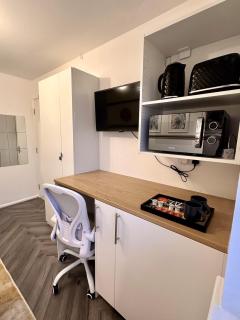 R3 - Private Room with Kitchenette and Lounge in Birmingham House - Quinton - Birmingham - 5
