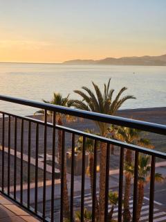 APARTAMENTO EN PRIMERA LÍNEA DE PLAYA - Salobreña - 9