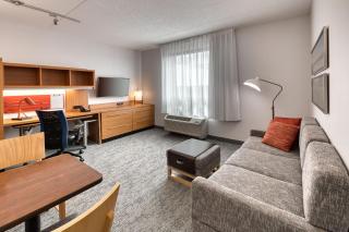 TownePlace Suites by Marriott Belleville - 1