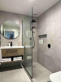 Rooftop Apartment in CBD - Raglan - 4